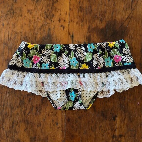 Vintage Betsey Johnson Bikini with Skirted Bottoms, Lace & Bows - Picture 4 of 7